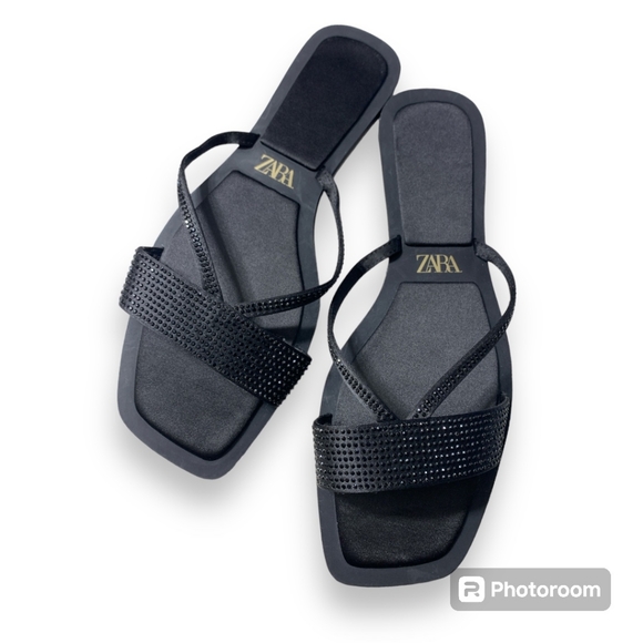 NWOT ZARA-RHINESTONE FLAT BLACK FABRIC SANDALS SIZE 41 - Picture 2 of 6